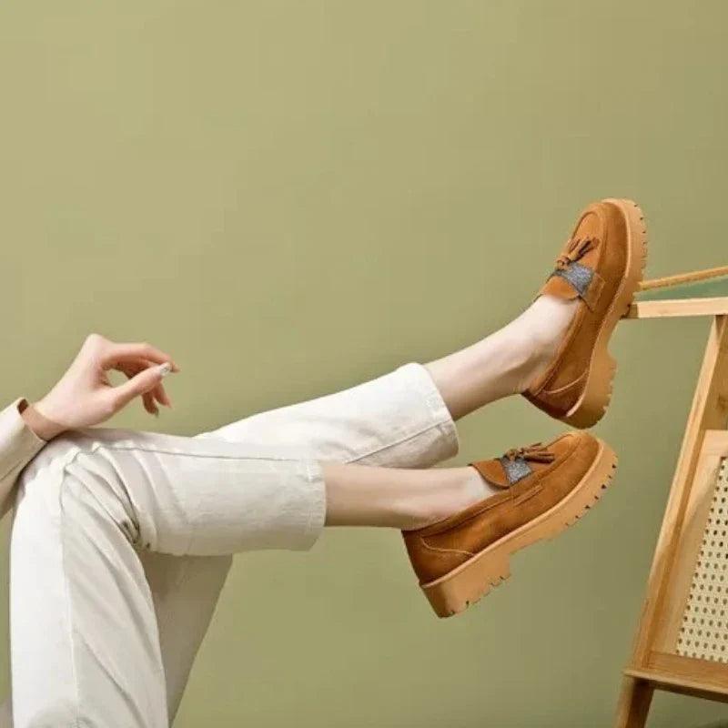 VICTOIRE - Mocassins en daim à talons Confort Orthopédique