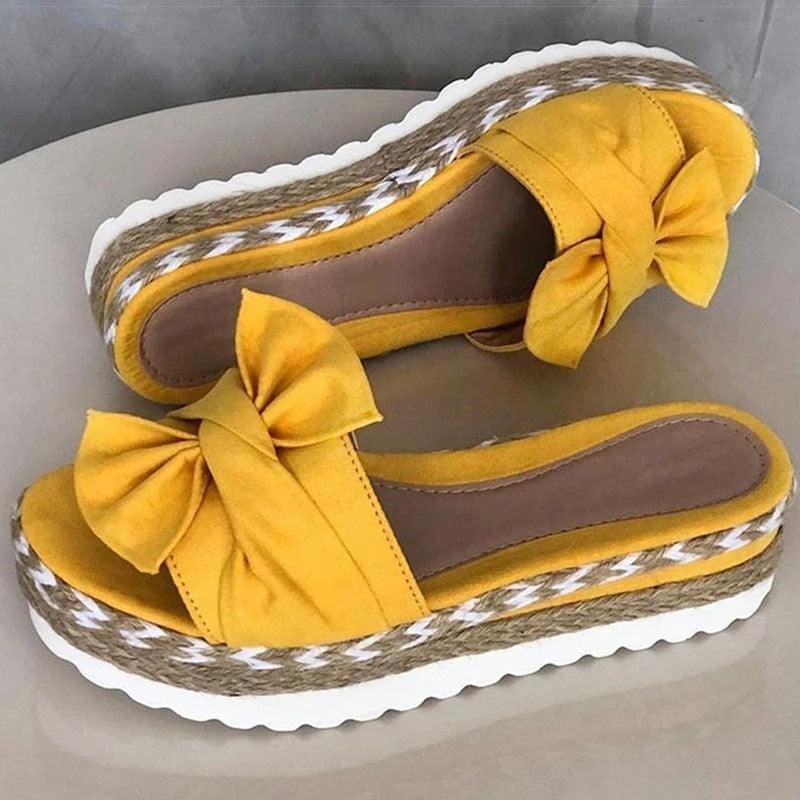 Sandales Compensées FIONI KATRINA En Cuir Verni Noir - Taille 7.5 US (40 EU) - Talons Hauts - Occasion
