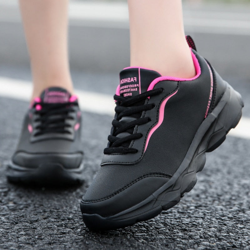 Vulkanisierte orthopädische Schuhe für Damen aus PU-Leder – Sylvi
