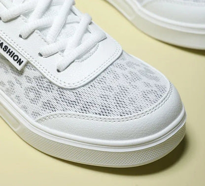 Basket Orthopédique Femme Élégante Blanche Avec Motifs - 39