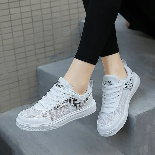 Basket Orthopédique Femme Élégante Blanche Avec Motifs - 36