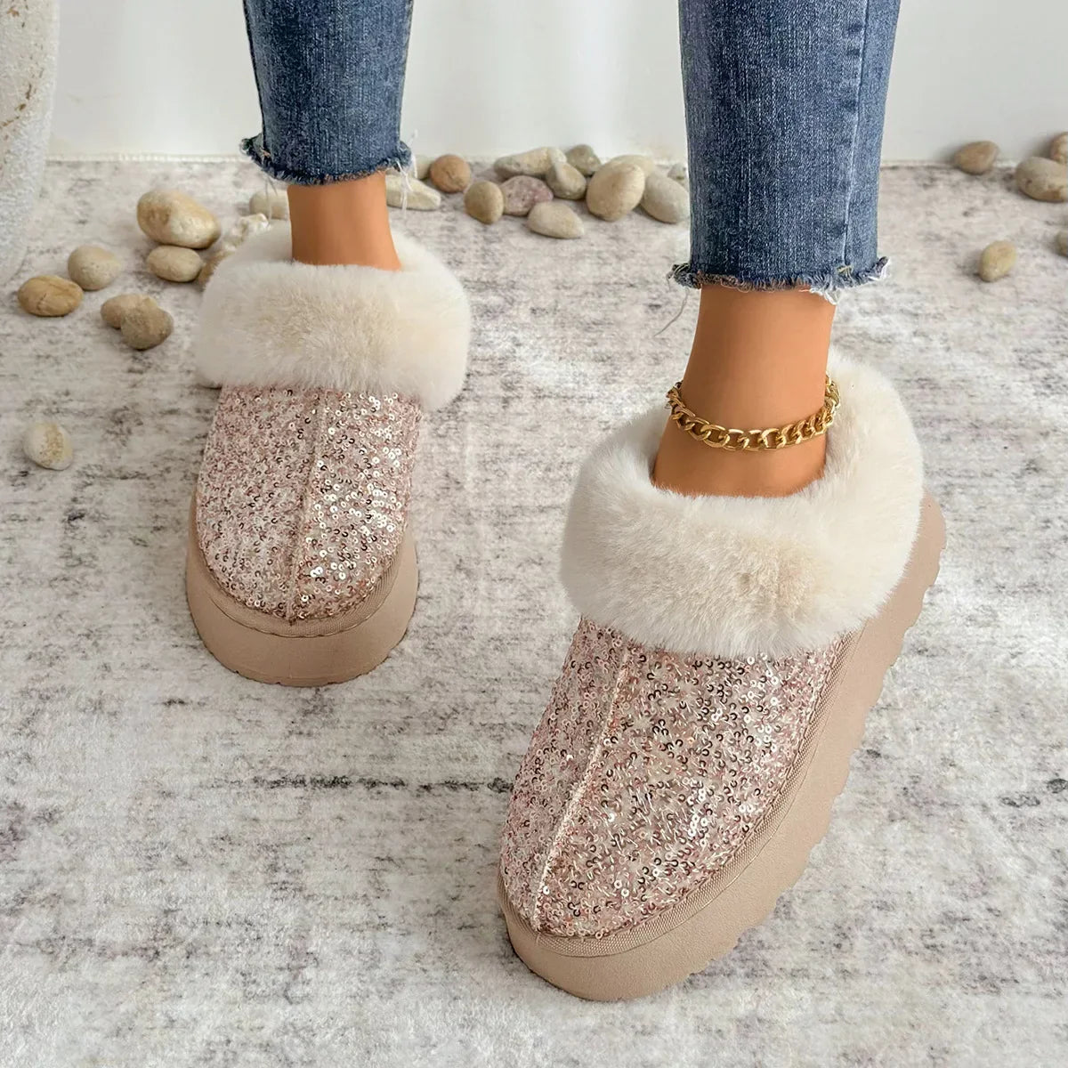 Chaussons Femme Tendance - Peluche Courte Douce - Style Élégant