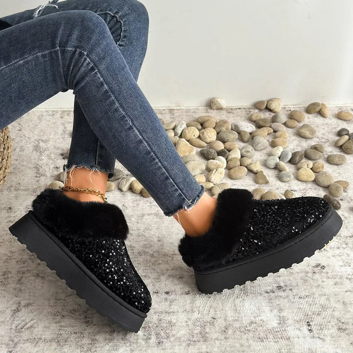 Chaussons Femme Tendance - Peluche Courte Douce - Style Élégant