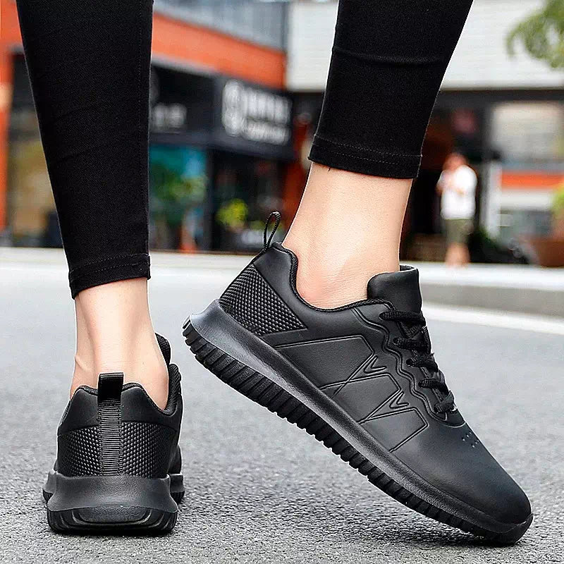 Chaussures adaptées aux semelles orthopédiques - 38 / Black