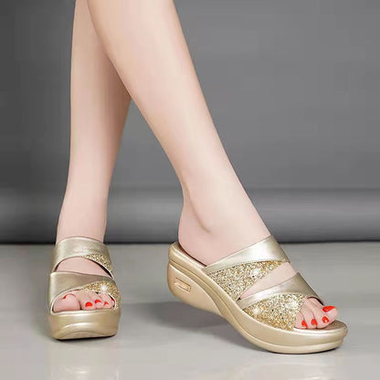 Goldene Damen-Sandalen mit hohem Absatz